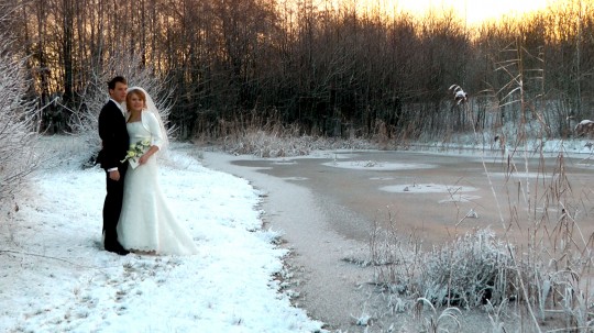 Trouwdag met sneeuw voor Henri en Patricia te Barneveld