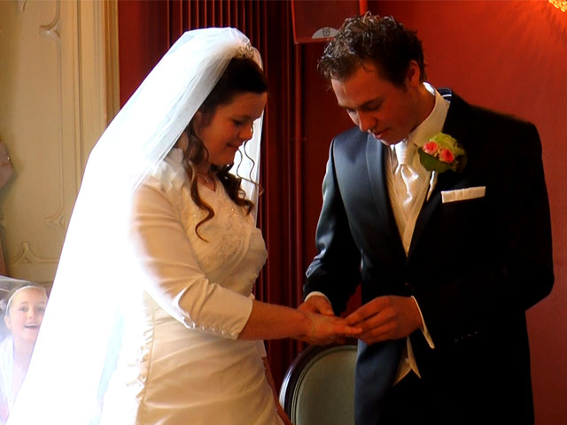 Videograaf huwelijk Niels en Madieke - Wisselen ringen